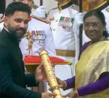Rohit Sharma receives Padma Shri award from the President