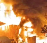 Massive fire engulfs two warehouses in Maha’s Bhiwandi; no casualties reported