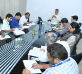 Chandrababu Naidu orders service providers to resolve AP connectivity issues