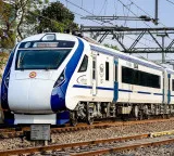 Vande Bharat Express boarding tips even if automatic doors are locked