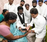 Jagan consoles family of Dalit youth who died by suicide due to police harassment