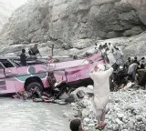 Pakistan bus accident 40 dead and several injured in Sherani district
