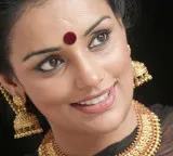 AMMA power struggle deepens as Shwetha Menon questions ad hoc committee's legitimacy