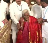 VIP darshan for 116-year-old devotee, who trekked to Tirumala temple