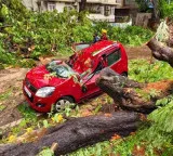 Heavy rains lash Mumbai BMC on high alert