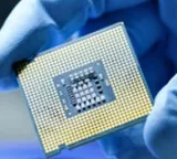 Apple signs massive 30 billion dollar deal with Broadcom for chip manufacturing in USA