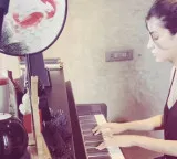 Shruti Haasan finds happiness in tea with ghee against the backdrop of Mumbai monsoons