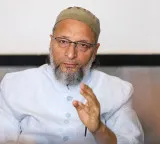 Owaisi meets Telangana Chief Secretary, demands PRCs for voters