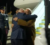 PM Modi arrives in Auckland, New Zealand PM Luxon welcomes him at airport