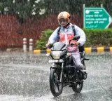 Heavy rain alert for Delhi, UP; monsoon covers entire country