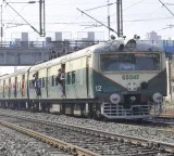 Bihar thieves steal 25000 volt railway wires causing 3 hour train delay