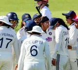 One-off Test: Sachin Tendulkar addresses Indian team ahead of historic final day