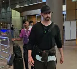 Hrithik Roshan returns to Mumbai with sons & girlfriend Saba Azad after family vacation