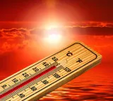 Strange weather in Telangana Heat and humidity warning for 5 districts tomorrow