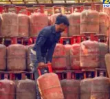 Swiggy Instamart gas cylinder delivery within minutes of ordering