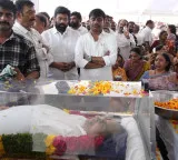 High drama at ex-Andhra minister’s house as daughter not allowed to touch body