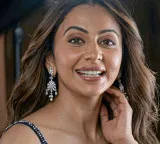 Rakul Preet Singh praises Tollywood and criticizes Bollywood work culture