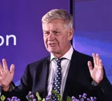 ‘This is great, India!’, says ex-UNEP chief Erik Solheim on first hydrogen train