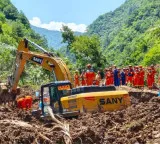 Tragedy in China 8 dead and 34 missing as landslides occur