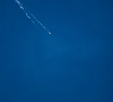 Iran launches intense attacks on US bases in Oman Syria and Kuwait