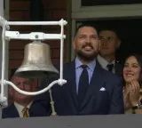 3rd ODI: Yuvraj Singh rings iconic five-minute bell at Lord's ahead of series-decider