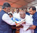 Chennamma cremated with full state honours; CM Shivakumar, Union Ministers pay tributes