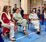 Sonia Gandhi arrives at police station for Congress leaders Rahul and Priyanka released