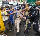 Over 118 police personnel injured in violent Delhi protest clashes