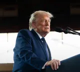Donald Trump warns Iran of attacks on bridge or power plant if shipping is targeted