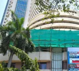 Sensex crashes 715 points as Indian stock markets fall for third day