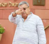 Kalyan Banerjee leaves rally midway after dispute with Mamata Banerjee