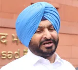 Union Minister Ravneet Singh Bittu quits, President accepts his resignation