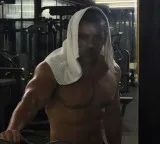 Salman Khan counters trolls with midnight gym photos saying he who is afraid is dead