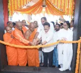 Kandula Durgesh requests Center for Buddhist Circuit in AP like North India