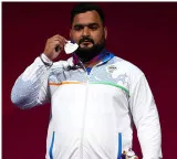 India Medal Hunt in Glasgow Silver for Lovepreet and Bronze for Seema