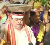 Lashkar Bonalu starts grandly as devotees flock to Mahankali temple
