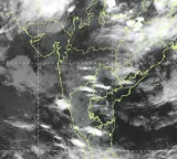 Strange pattern of monsoons in the country heavy downpour in one place and dry weather in another