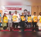 Devendra Fadnavis uncle makes key comments at Deva Bhau book launch