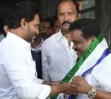 TDP leader joins YSRCP in the presence of Jagan