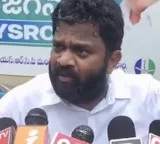 Borugadda Anil Kumar protest at Jagan house and allegations against Sajjala