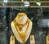 Gold prices soar again reaching a seven week high