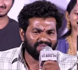 Putta Bhanu gets emotional at Hushar Pittalu press meet and slaps himself on stage