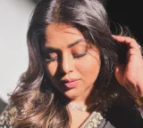 Shamna Kasim pens touching tribute to her late dad; says, "When I look into my second baby’s eyes, I see a part of you!"