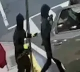 Crore worth jewelry looted within a minute at Indian jewelry shop in New Jersey