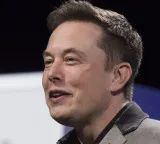 Elon Musk wealth increases by 7700 crore rupees per day in one year