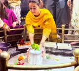Ananya Panday offers prayers at Bhimashankar Jyotirlinga on Sawan Shivratri