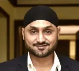 Harbhajan Singh says I will choose Sreesanth as my roommate