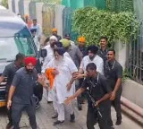 Sukhbir Singh Badal attacked by Nihang in Nanded, security personnel also injured