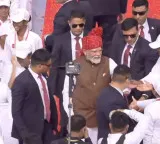 Narendra Modi viral moment with child cap at Red Fort