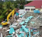 7.7-magnitude quake strikes off Indonesia, tsunami warning issued